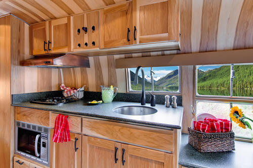 Airstream-Flying-Cloud-Travel-Trailer-13.jpg