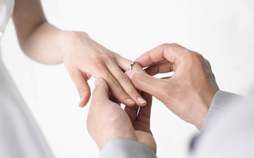 wedding-ring-hand-women.jpg